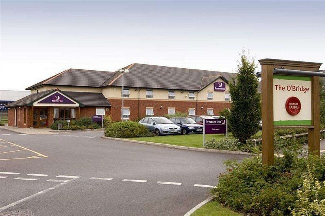 Premier Inn Taunton Central Extérieur photo