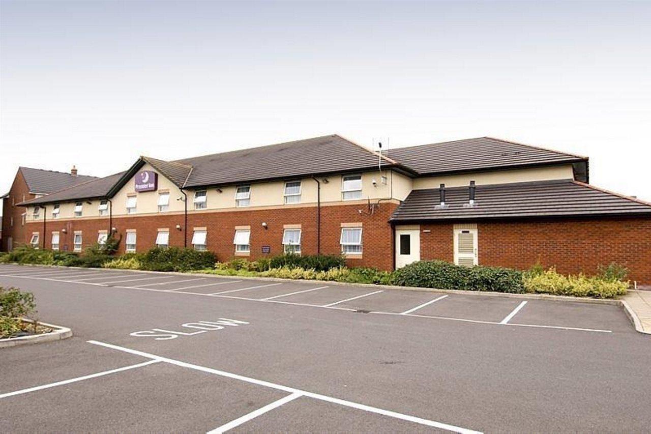 Premier Inn Taunton Central Extérieur photo